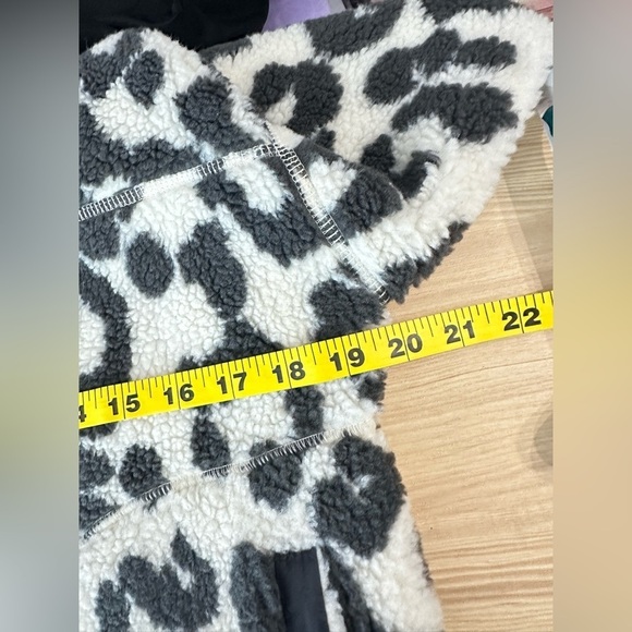 Old Navy Women’s Leopard Print Cozy Sherpa Snap-Front Flurry  Crop Jacket XS - Picture 12 of 14